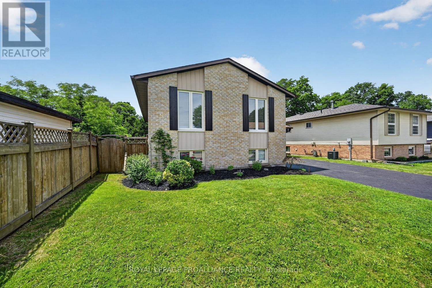 57 Cambridge Crescent, Brockville, Ontario  K6V 6L7 - Photo 4 - X13437408