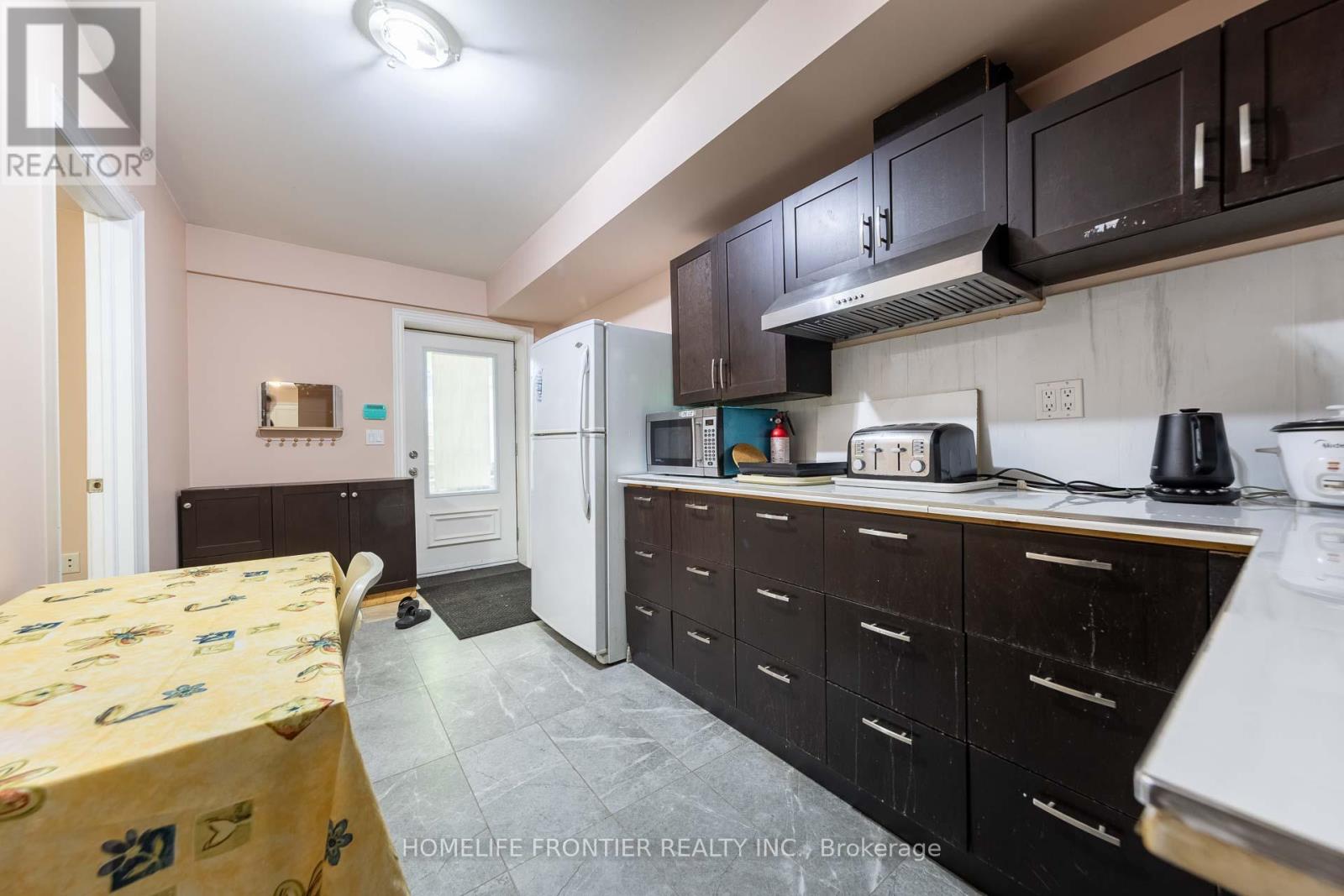 183 Finch Avenue E, Toronto, Ontario M2N 4R8 - Photo 41 - C13272530
