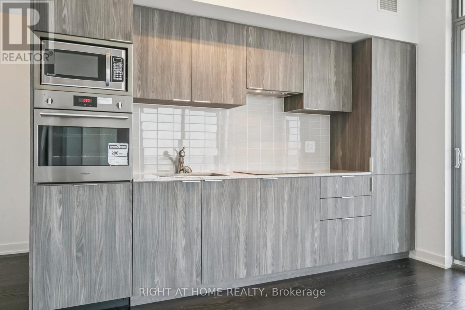 5408 - 11 Wellesley St W Avenue, Toronto, Ontario  M4Y 1E8 - Photo 14 - C13418232