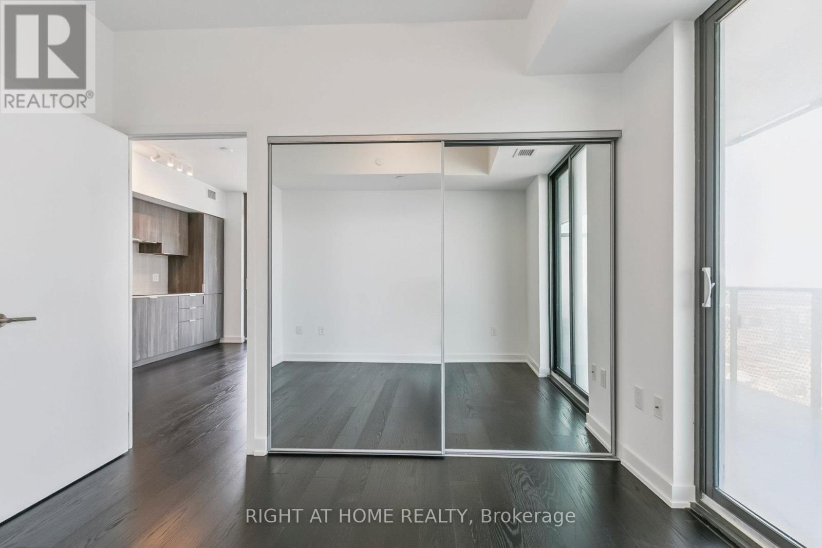 5408 - 11 Wellesley St W Avenue, Toronto, Ontario  M4Y 1E8 - Photo 21 - C13418232