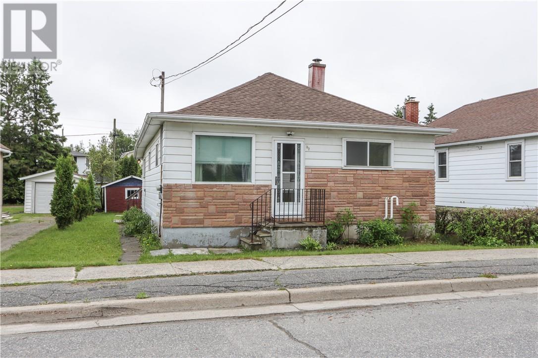 37 Caruso Street, Coniston, Ontario  P0M 1M0 - Photo 1 - 2128478