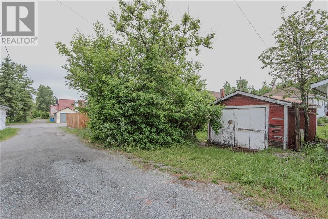 37 Caruso Street, Coniston, Ontario  P0M 1M0 - Photo 4 - 2128478