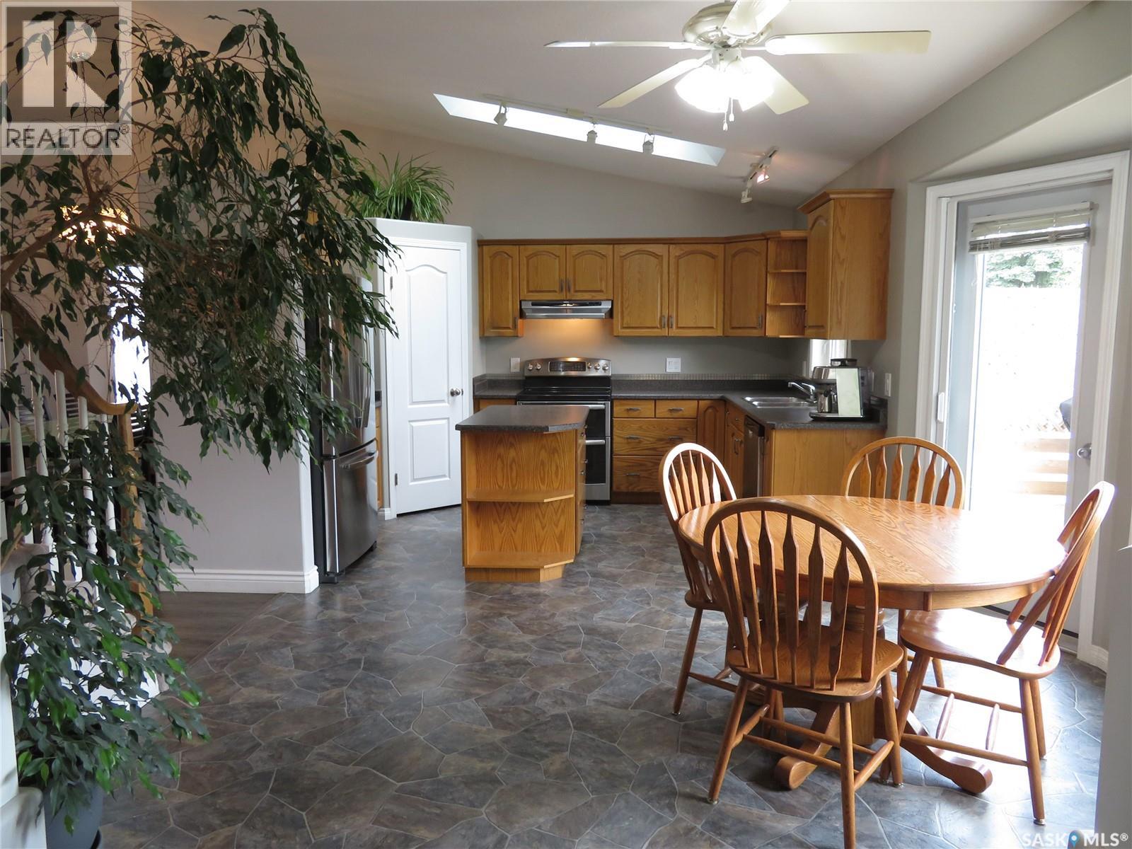 138 Lavalee Place, Saskatoon, Saskatchewan  S7J 5K7 - Photo 8 - SK038869