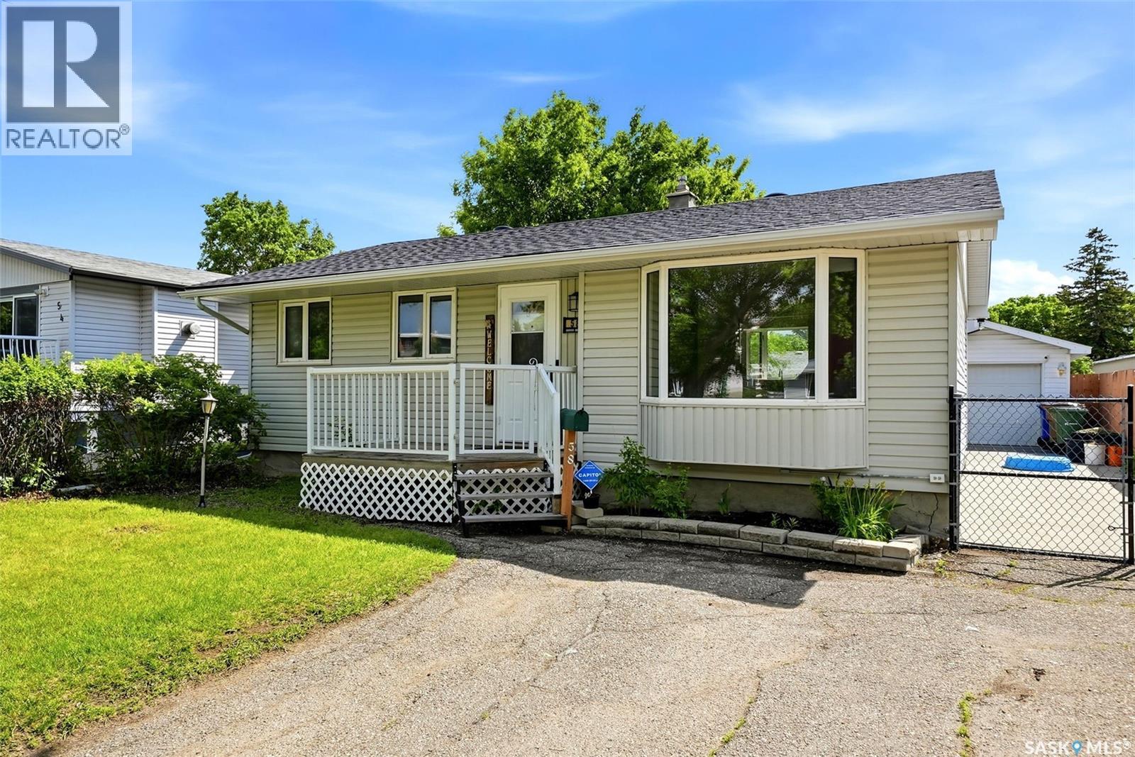 58 Bird Bay, Regina, Saskatchewan  S4N 1P9 - Photo 1 - SK039239