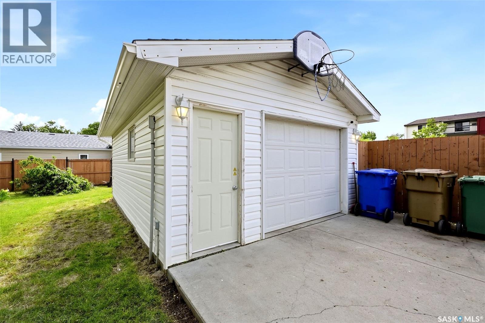58 Bird Bay, Regina, Saskatchewan  S4N 1P9 - Photo 27 - SK039239