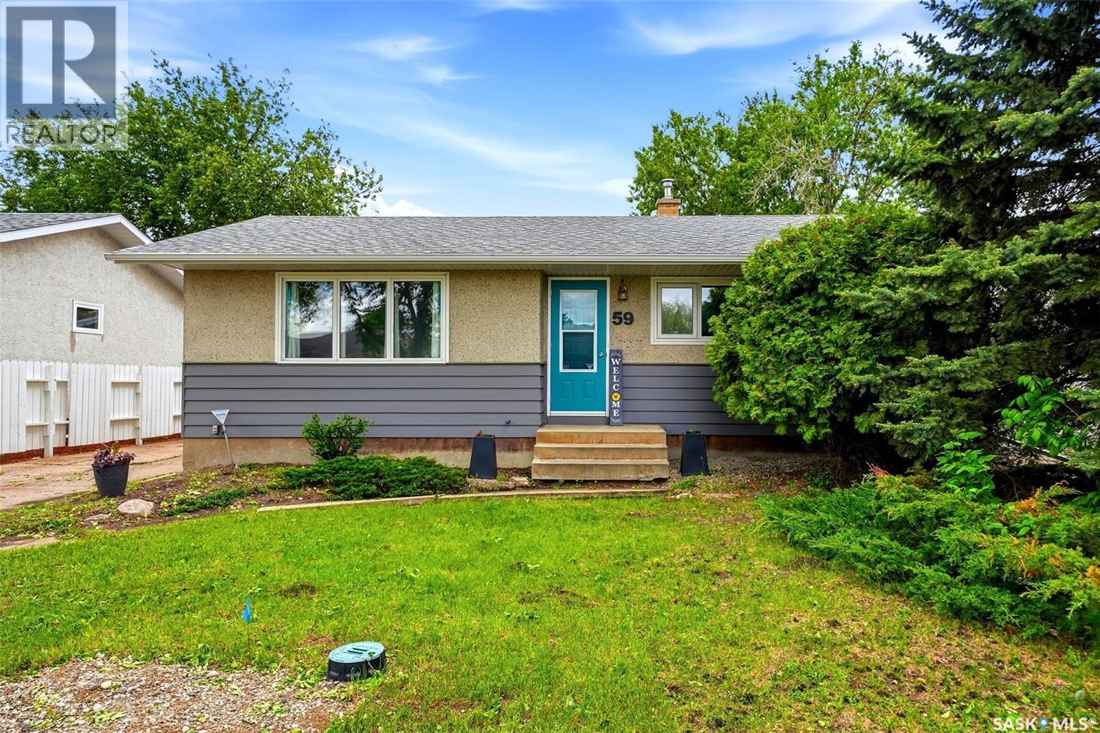 59 Elmview Road, Regina, Saskatchewan  S4R 0B4 - Photo 2 - SK039169