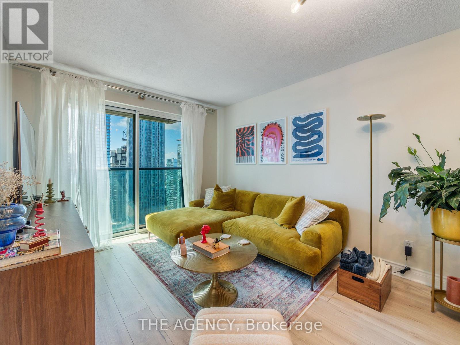 3301 - 8 PARK ROAD, Toronto, Ontario