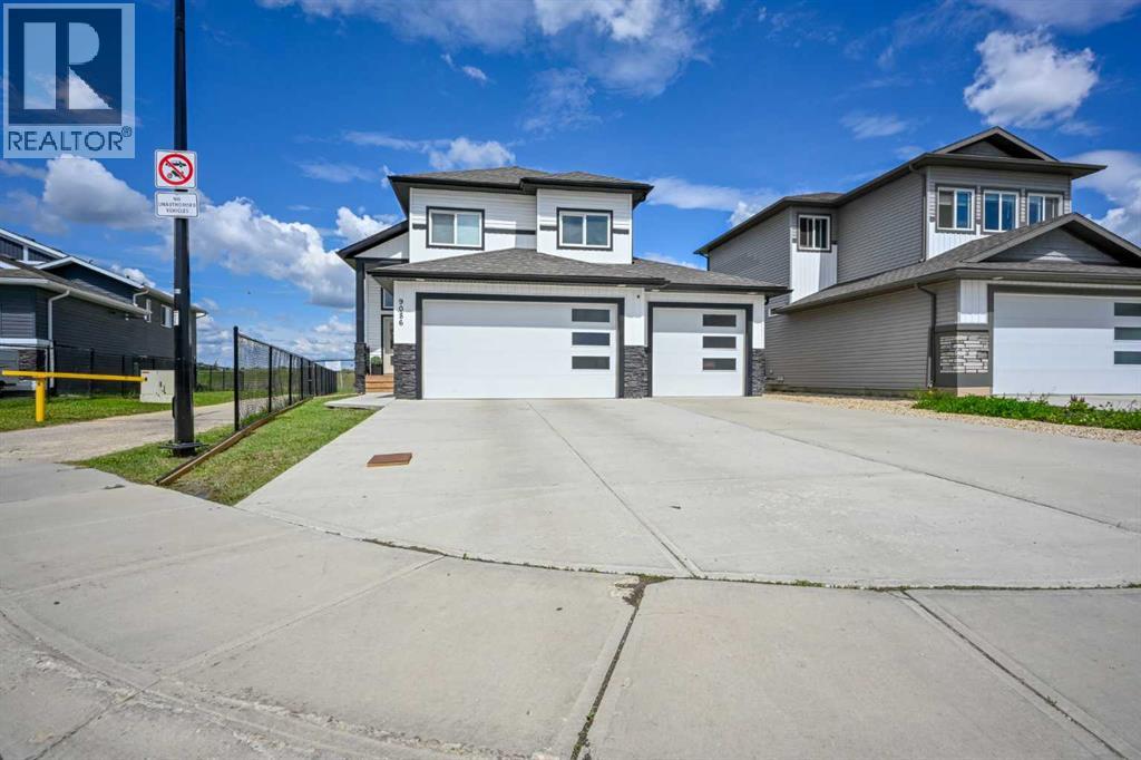 9086 81 Avenue, Grande Prairie, Alberta  T8X 0P2 - Photo 1 - A2320465