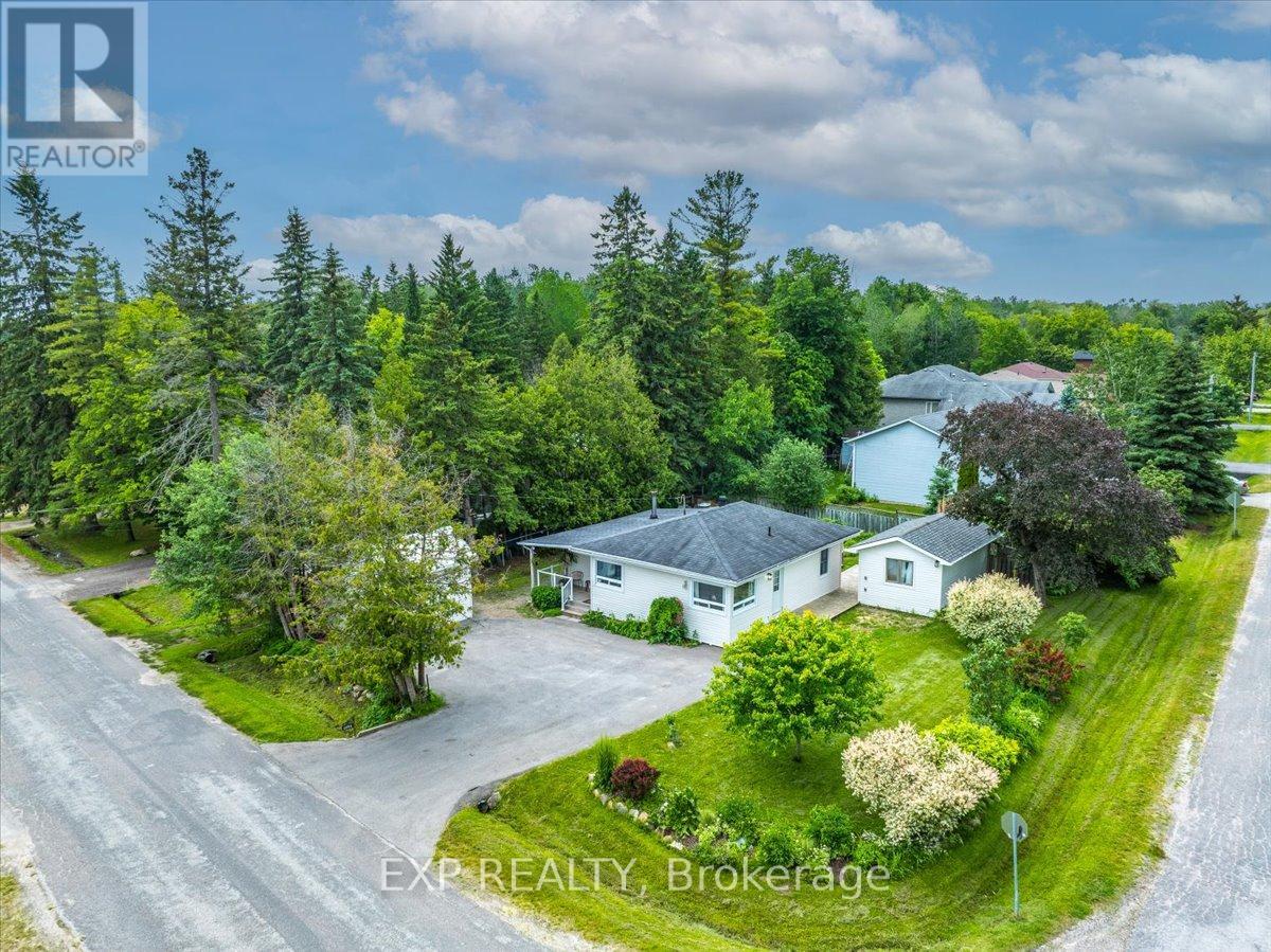 1104 Ferrier Avenue, Innisfil, Ontario  L0L 1W0 - Photo 2 - N13437358