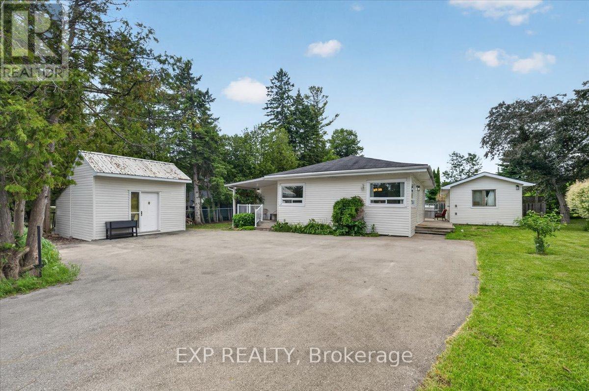1104 Ferrier Avenue, Innisfil, Ontario  L0L 1W0 - Photo 3 - N13437358