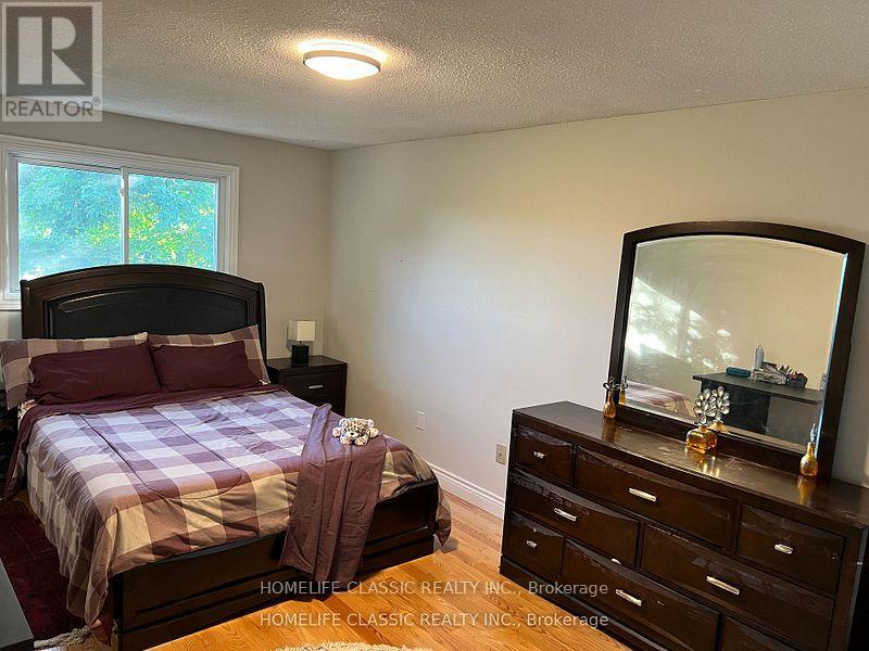 (Main Floor) - 972 Krista Court, Newmarket, Ontario  L3Y 7E8 - Photo 12 - N13437398
