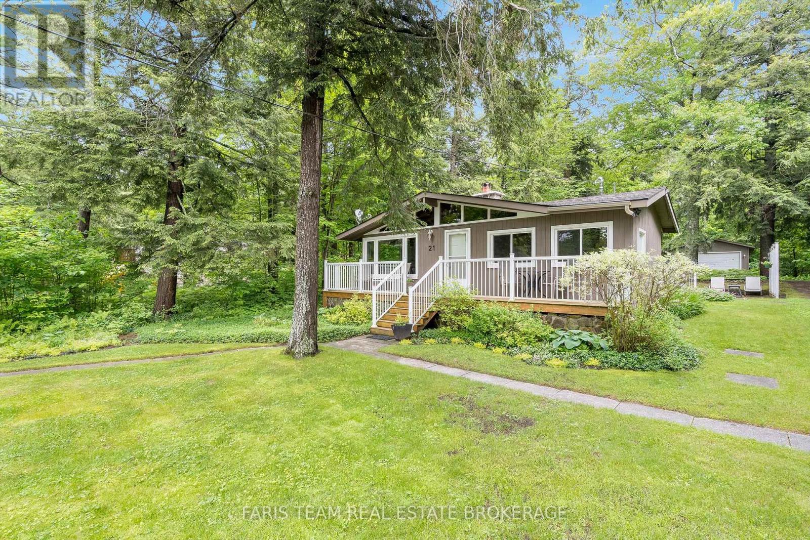 21 EAST BEACH ROAD, Tiny, Ontario