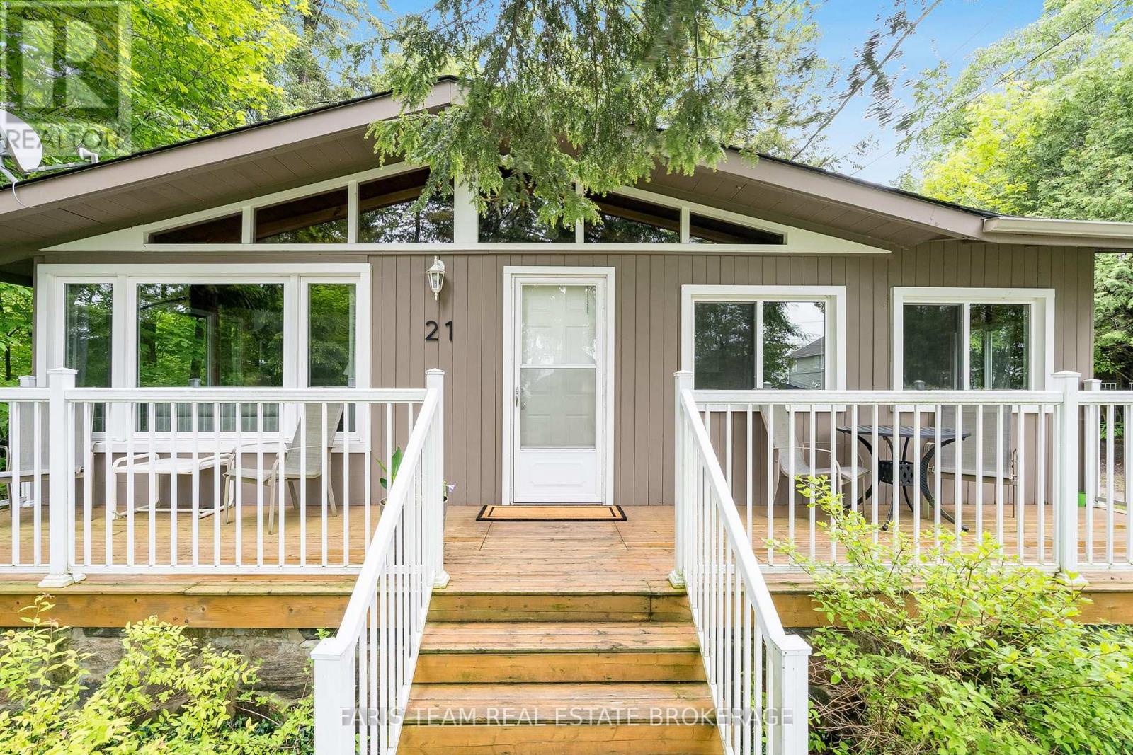 21 East Beach Road, Tiny, Ontario  L9M 0M6 - Photo 3 - S13437400
