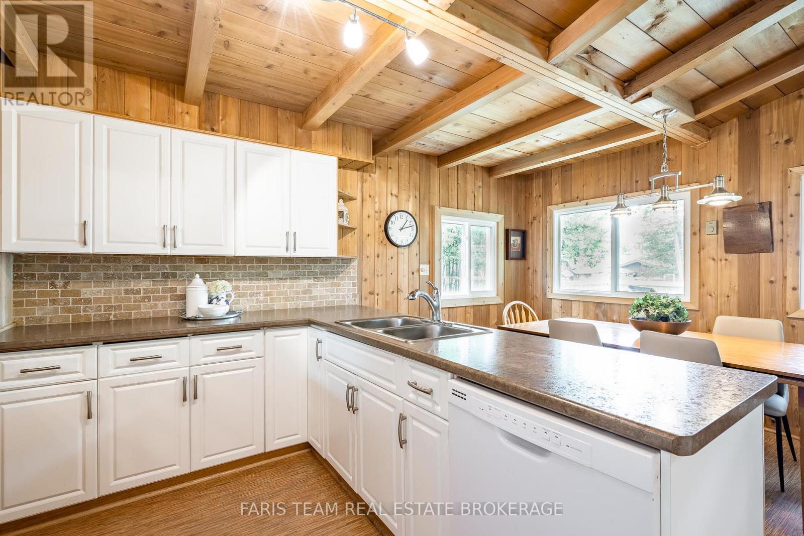 21 East Beach Road, Tiny, Ontario  L9M 0M6 - Photo 6 - S13437400