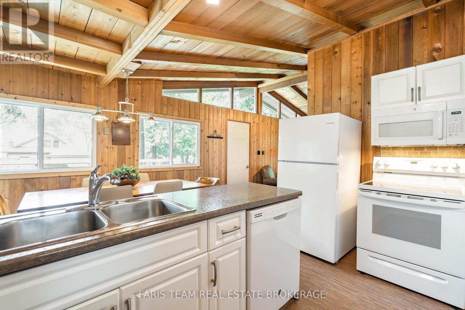 21 East Beach Road, Tiny, Ontario  L9M 0M6 - Photo 8 - S13437400