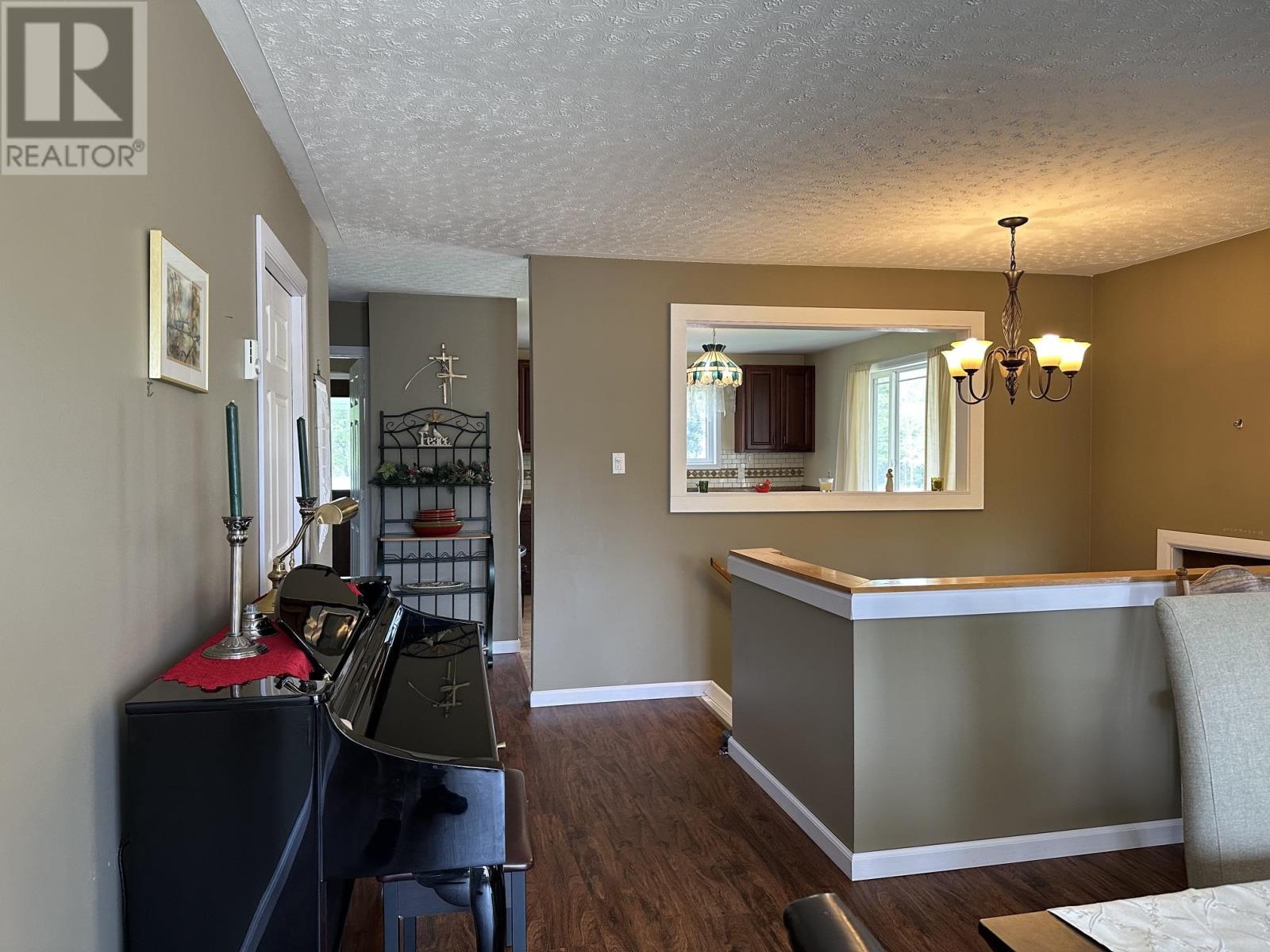 8 Terrace Ct, Terrace Bay, Ontario  P0T 2W0 - Photo 3 - TB2601482