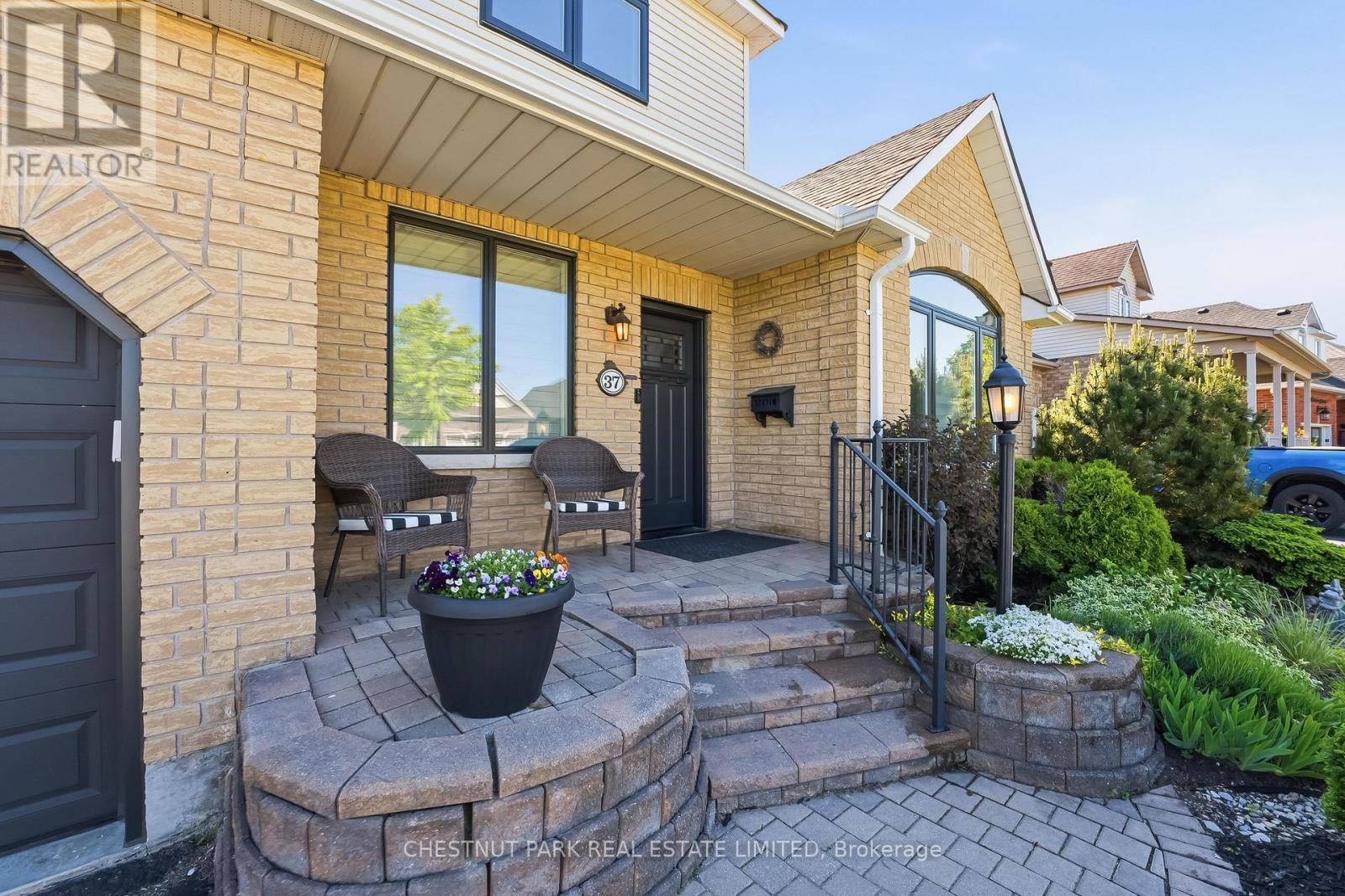 37 Waterbury Crescent, Scugog, Ontario  L9L 1R9 - Photo 2 - E13241936