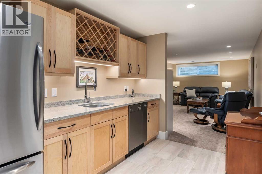 27 Westview Drive Sw, Calgary, Alberta  T3C 2R8 - Photo 32 - A2320004