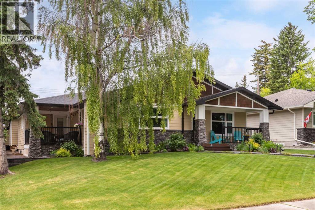 27 Westview Drive Sw, Calgary, Alberta  T3C 2R8 - Photo 2 - A2320004