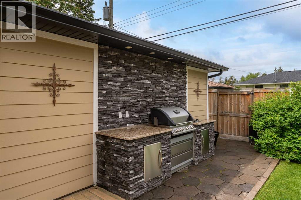 27 Westview Drive Sw, Calgary, Alberta  T3C 2R8 - Photo 40 - A2320004