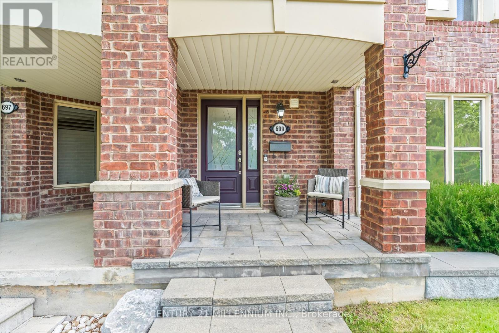 699 Cargill Path, Milton, Ontario  L9T 0G2 - Photo 2 - W13437218