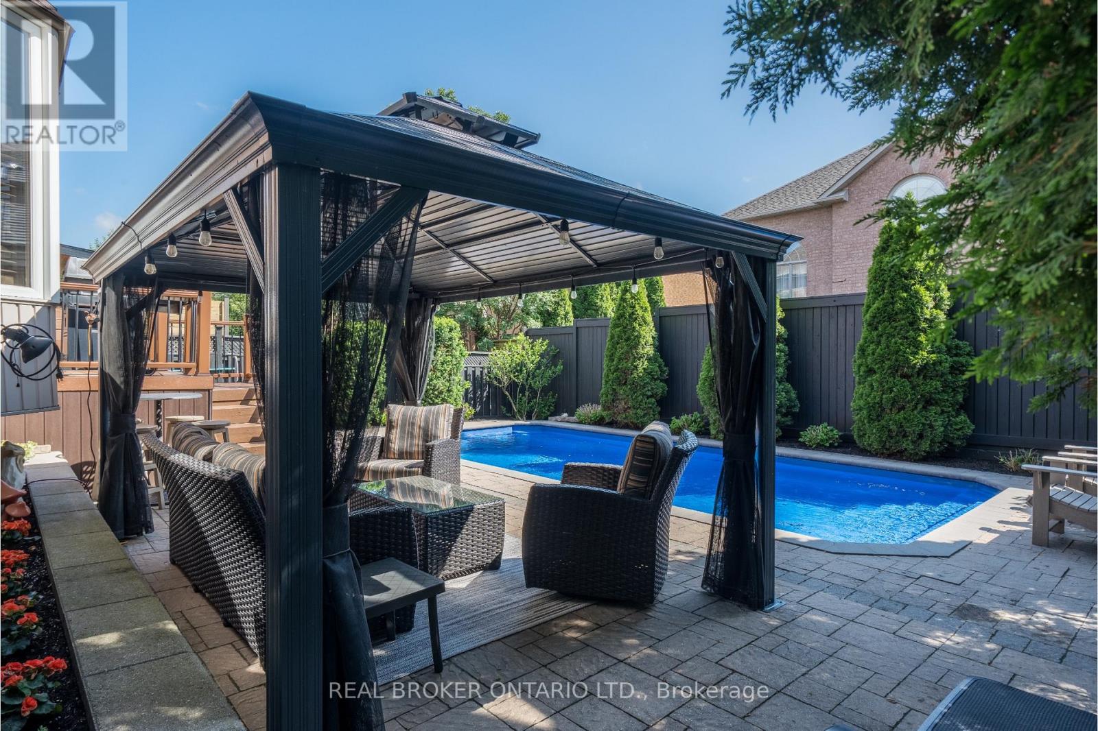 2423 Valley Heights Crescent, Oakville, Ontario  L6H 6X2 - Photo 49 - W13437264