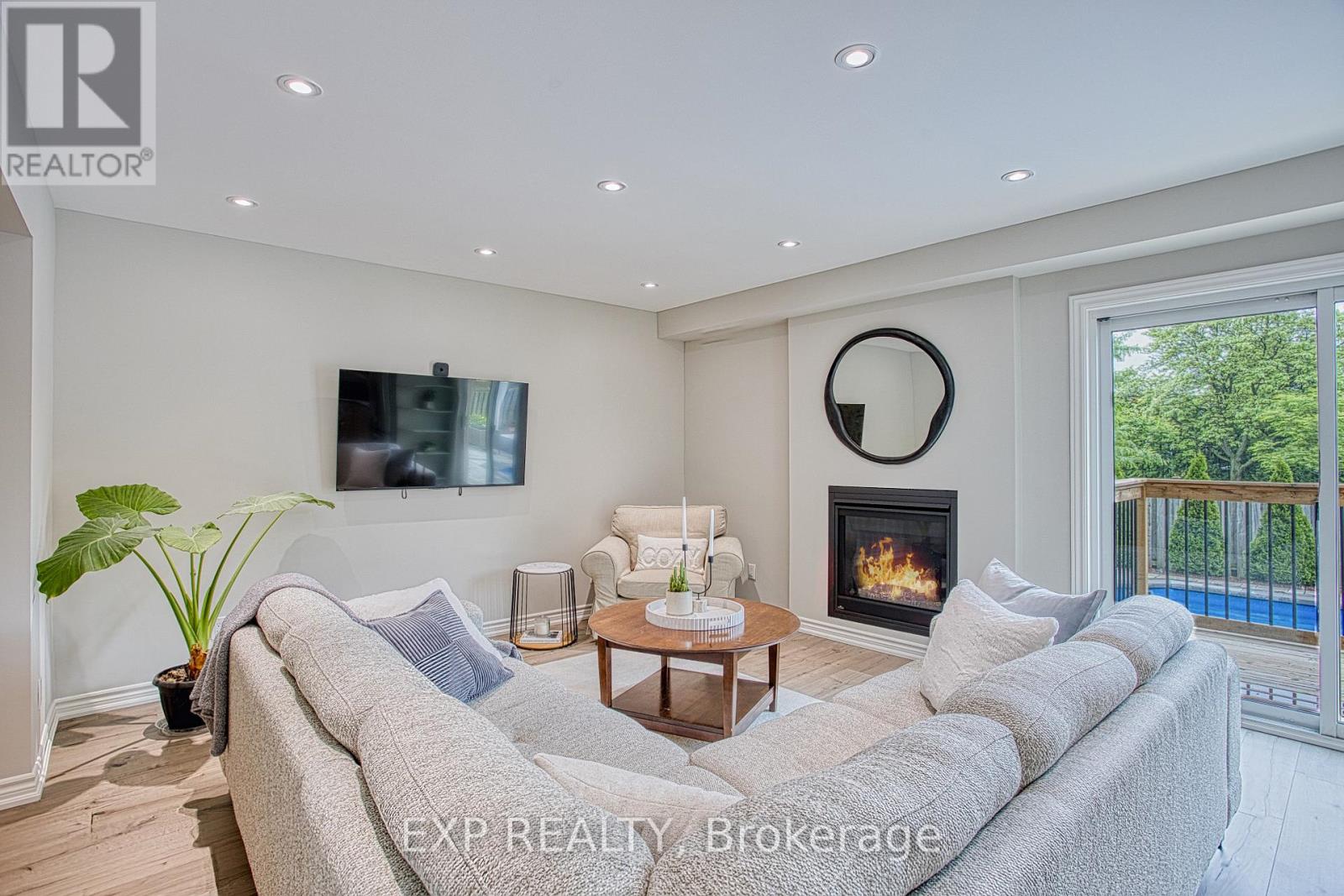 1340 Monmouth Drive, Burlington, Ontario  L7P 3J6 - Photo 14 - W13437302