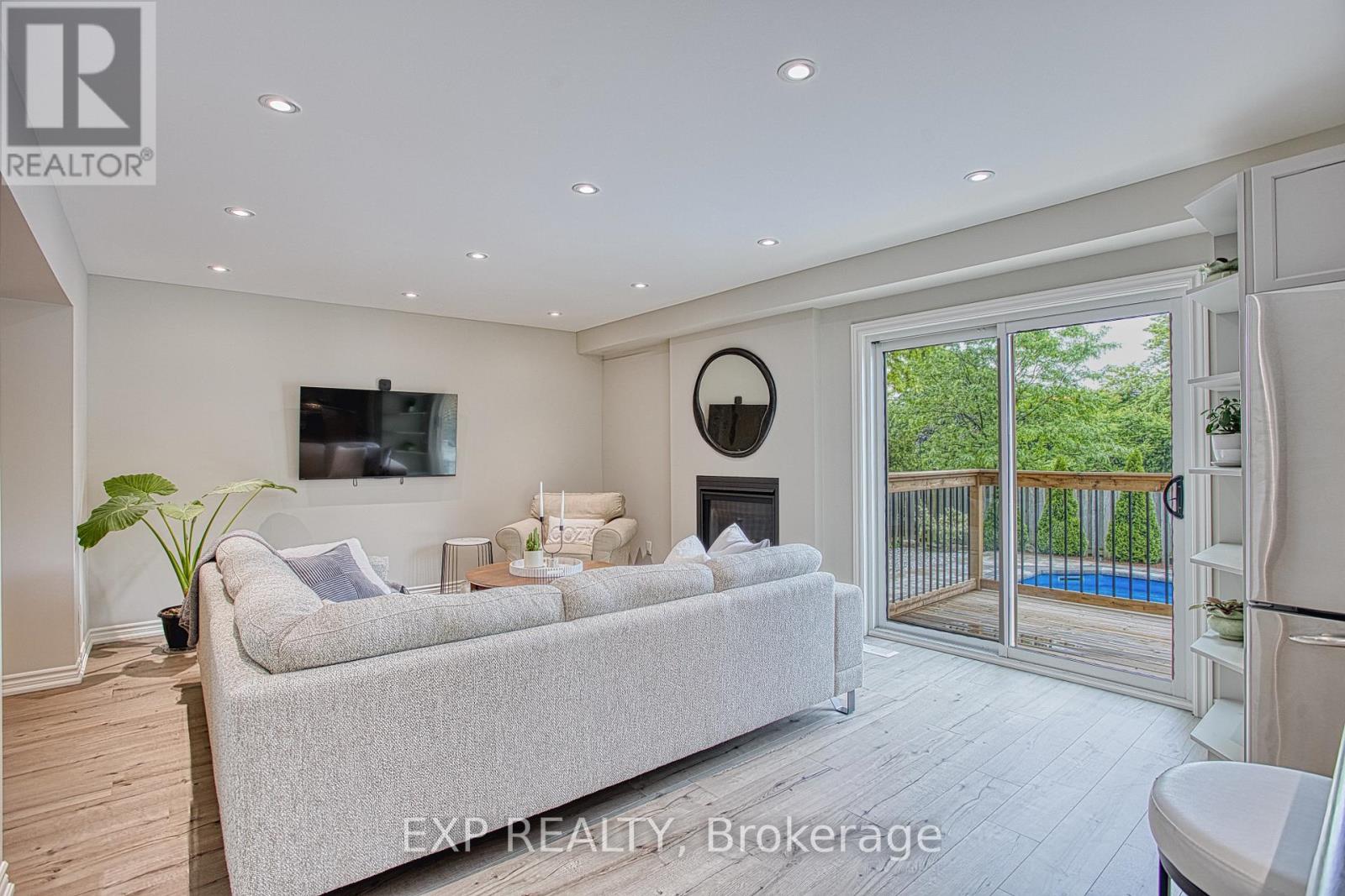 1340 Monmouth Drive, Burlington, Ontario  L7P 3J6 - Photo 16 - W13437302