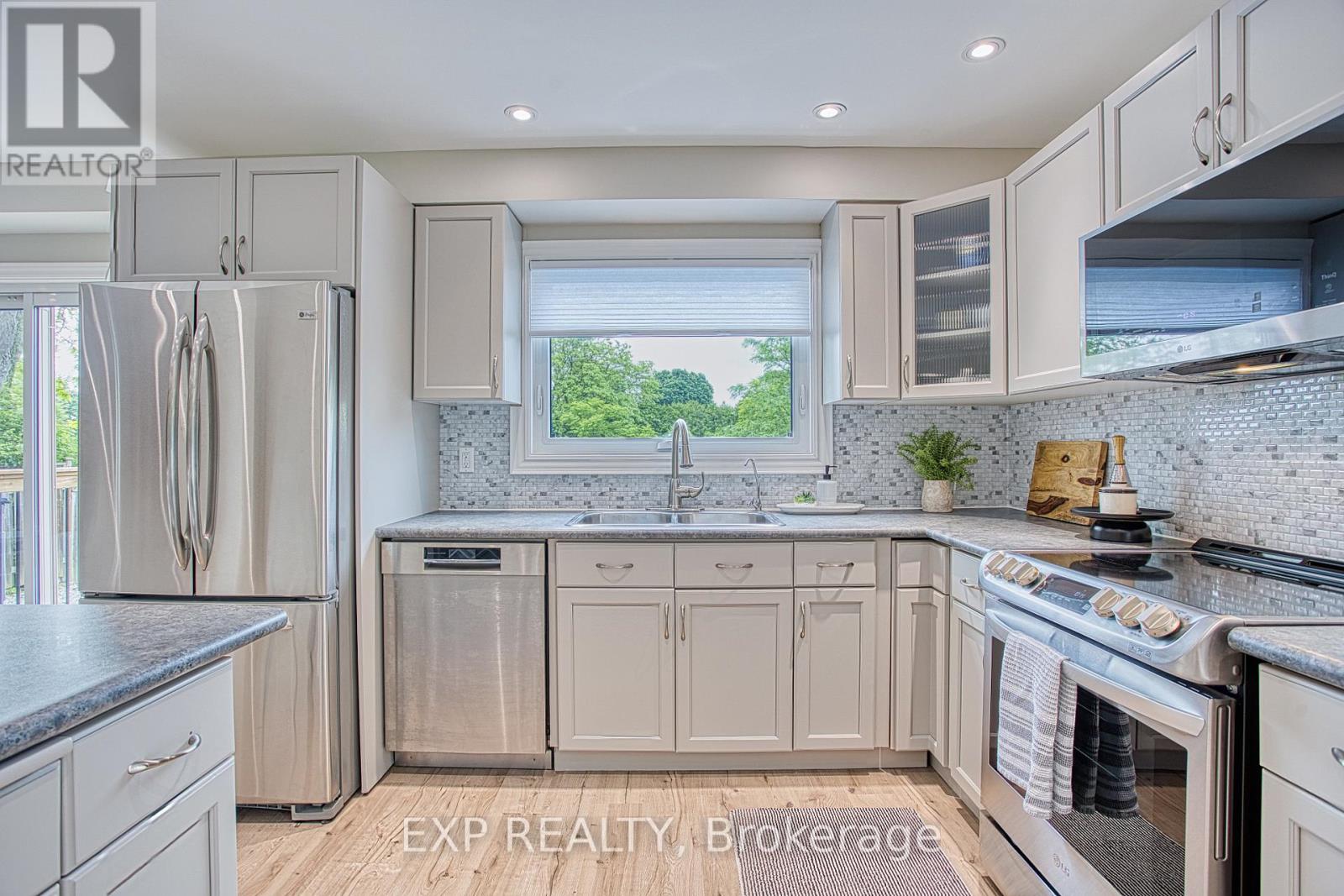 1340 Monmouth Drive, Burlington, Ontario  L7P 3J6 - Photo 21 - W13437302