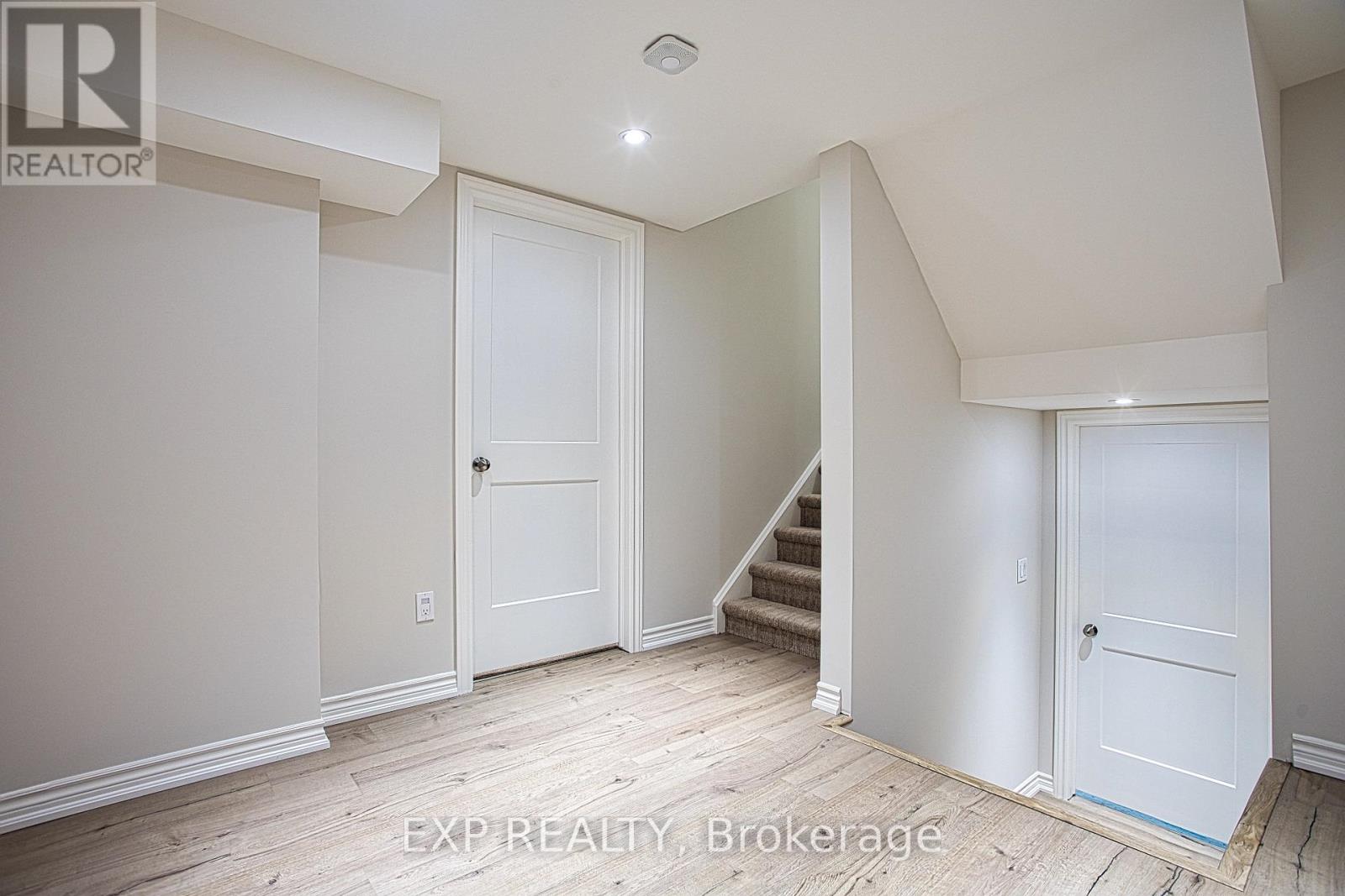 1340 Monmouth Drive, Burlington, Ontario  L7P 3J6 - Photo 35 - W13437302