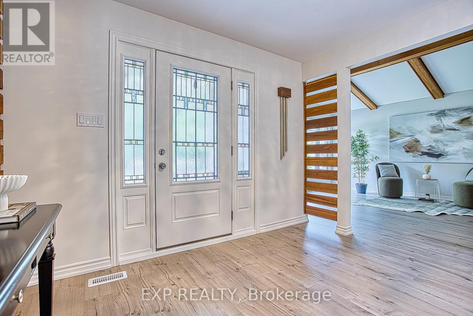 1340 Monmouth Drive, Burlington, Ontario  L7P 3J6 - Photo 5 - W13437302