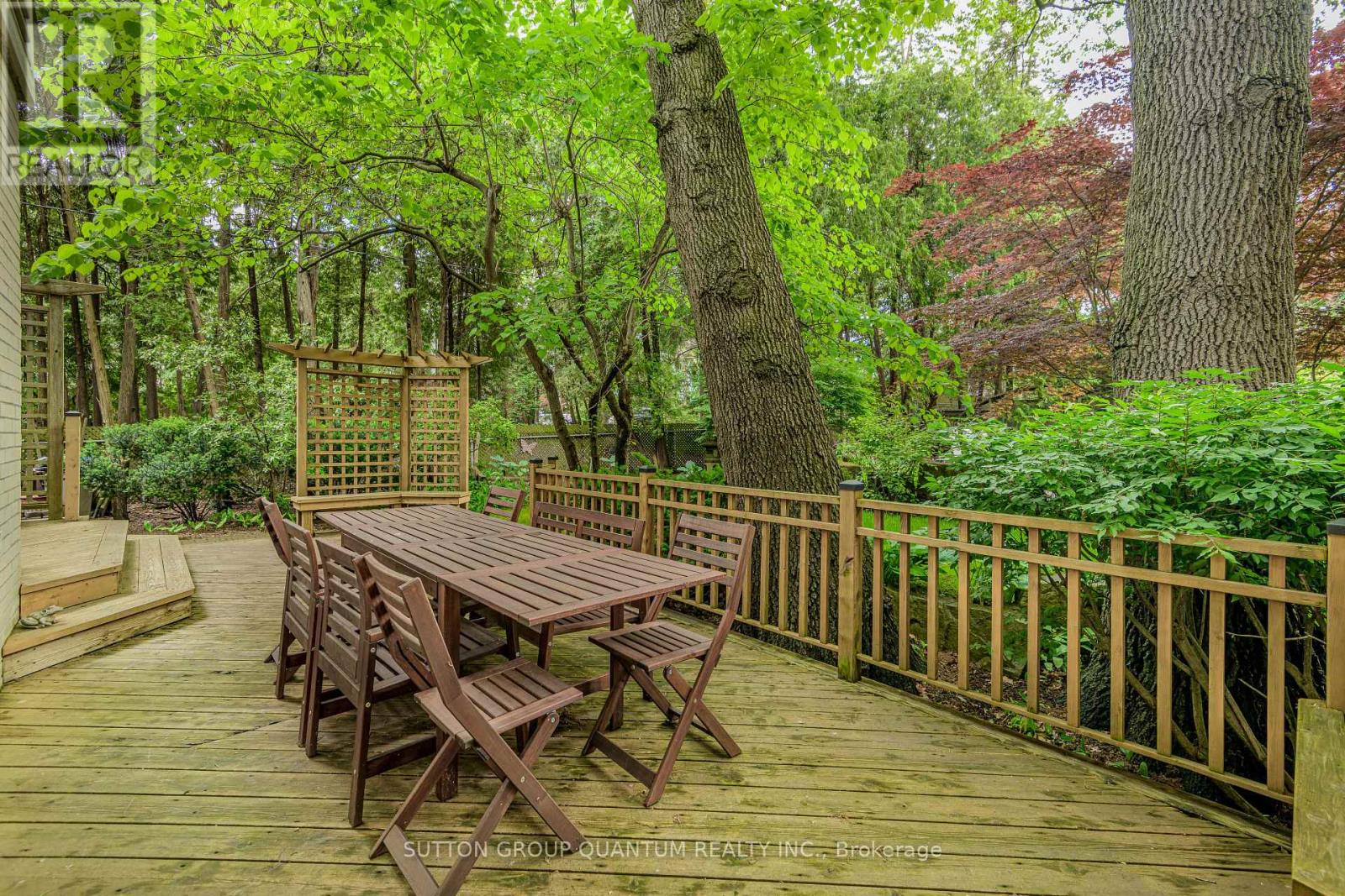 347 Pinetree Way, Mississauga, Ontario  L5G 2R4 - Photo 42 - W13437384