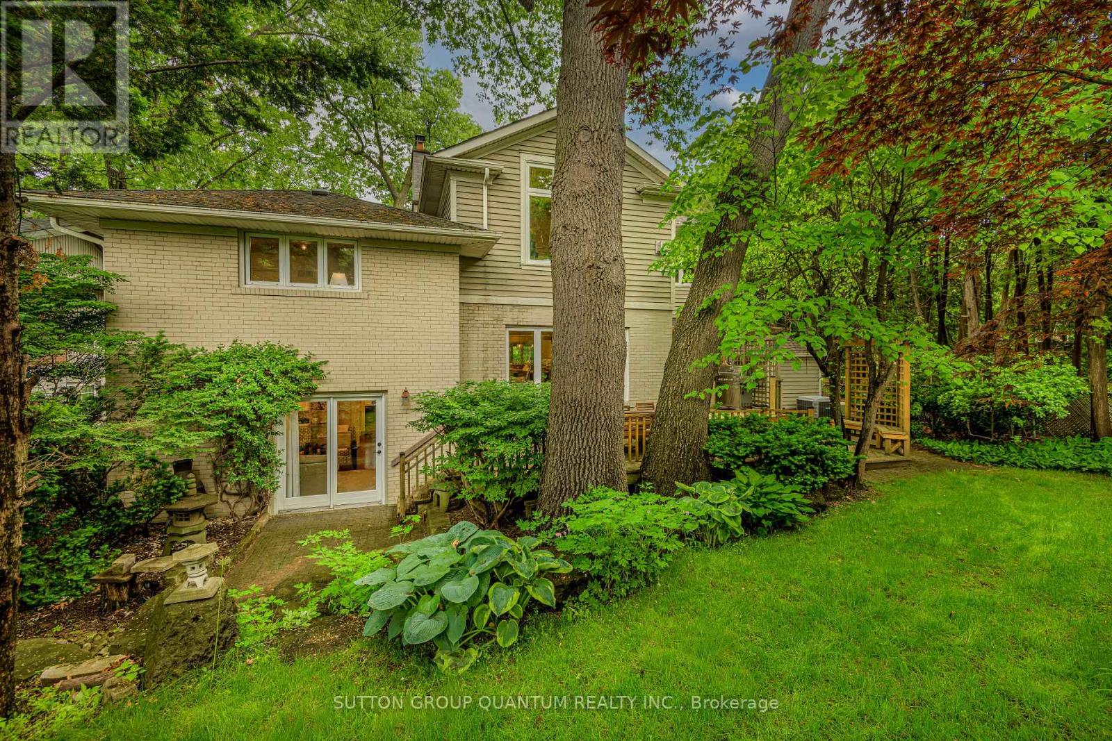 347 Pinetree Way, Mississauga, Ontario  L5G 2R4 - Photo 47 - W13437384