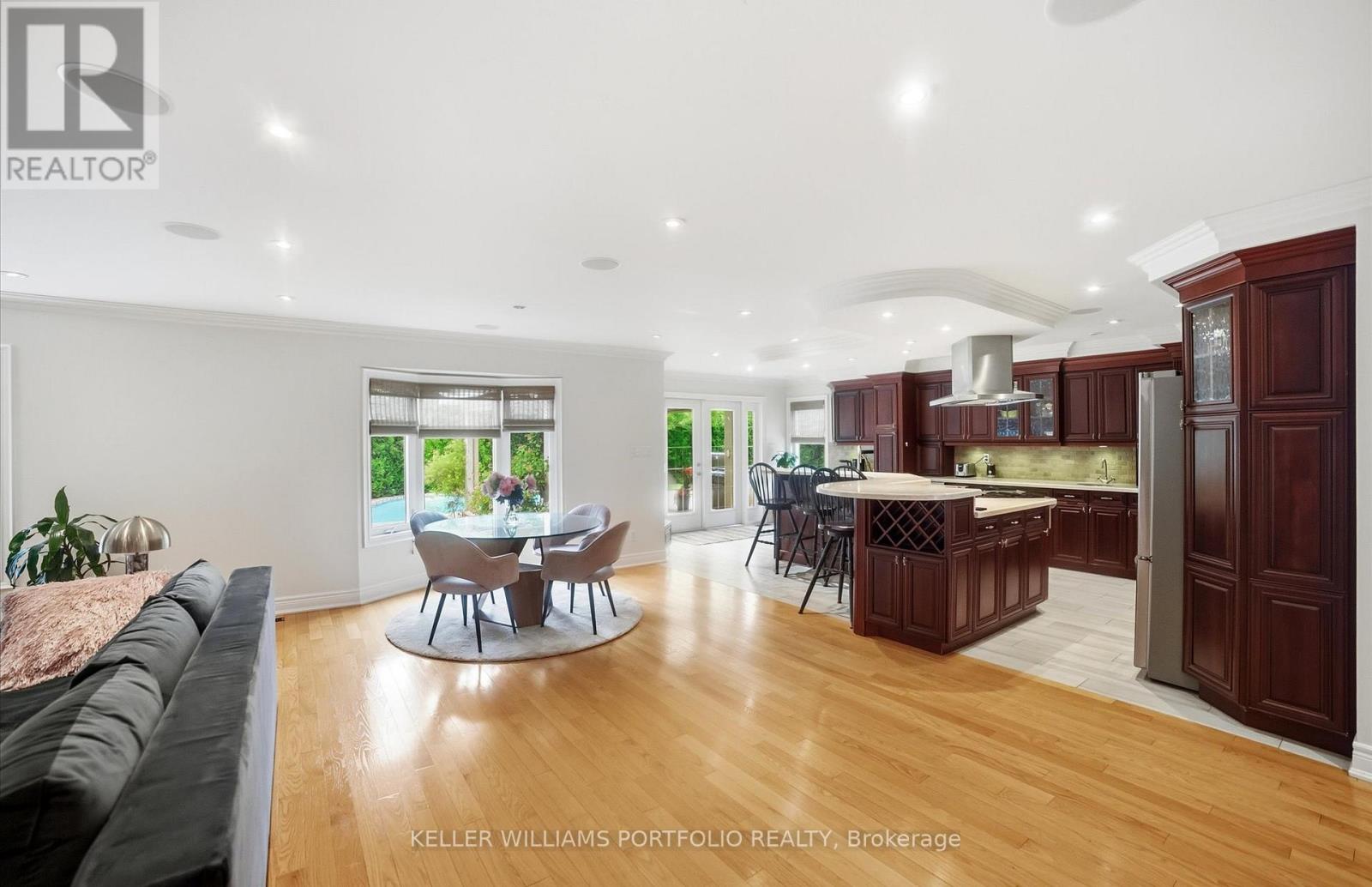 1175 Forest Trail Place, Oakville, Ontario  L6M 3H7 - Photo 4 - W13437402
