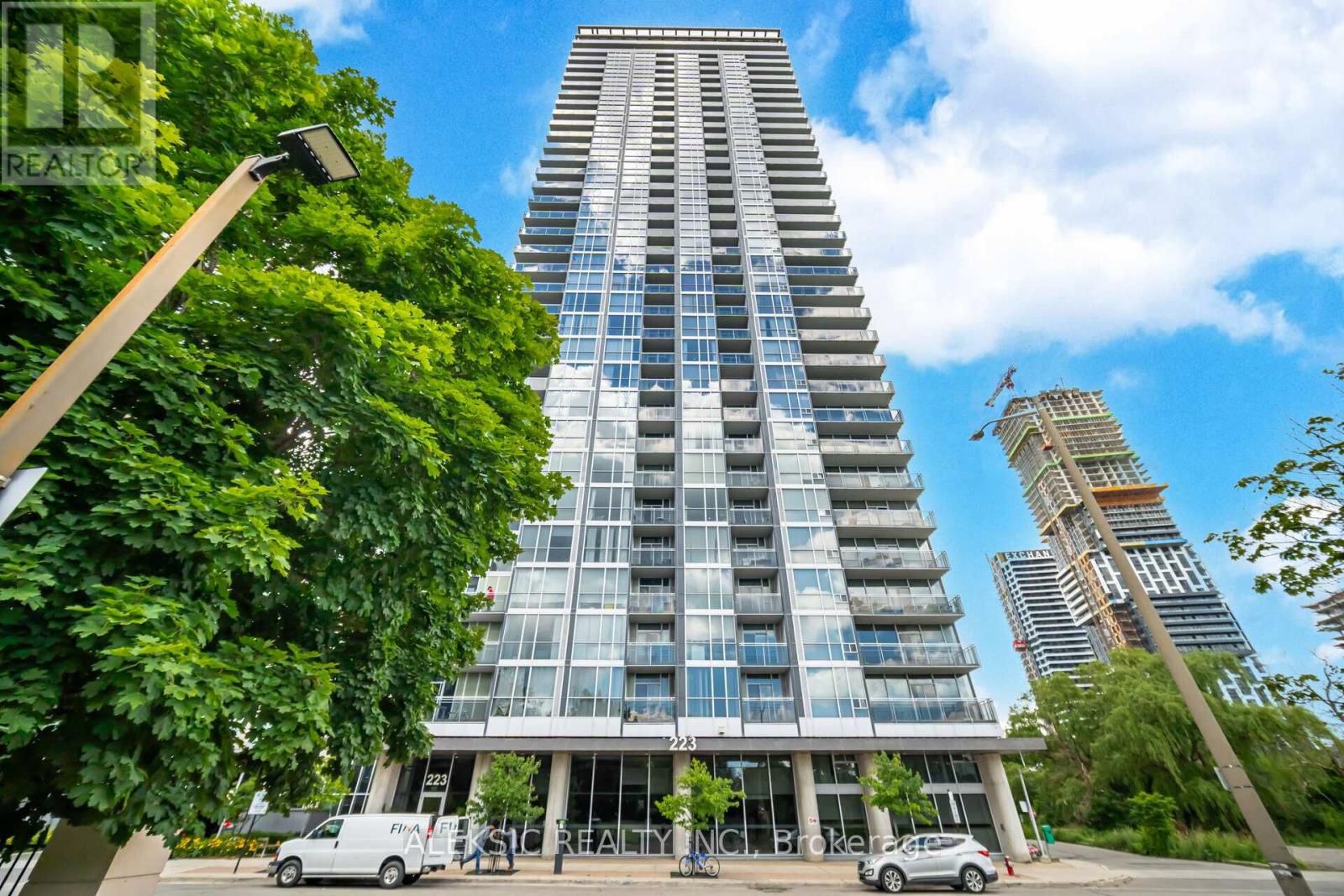 2514 - 223 Webb Drive, Mississauga, Ontario  L5B 0E8 - Photo 2 - W13437404