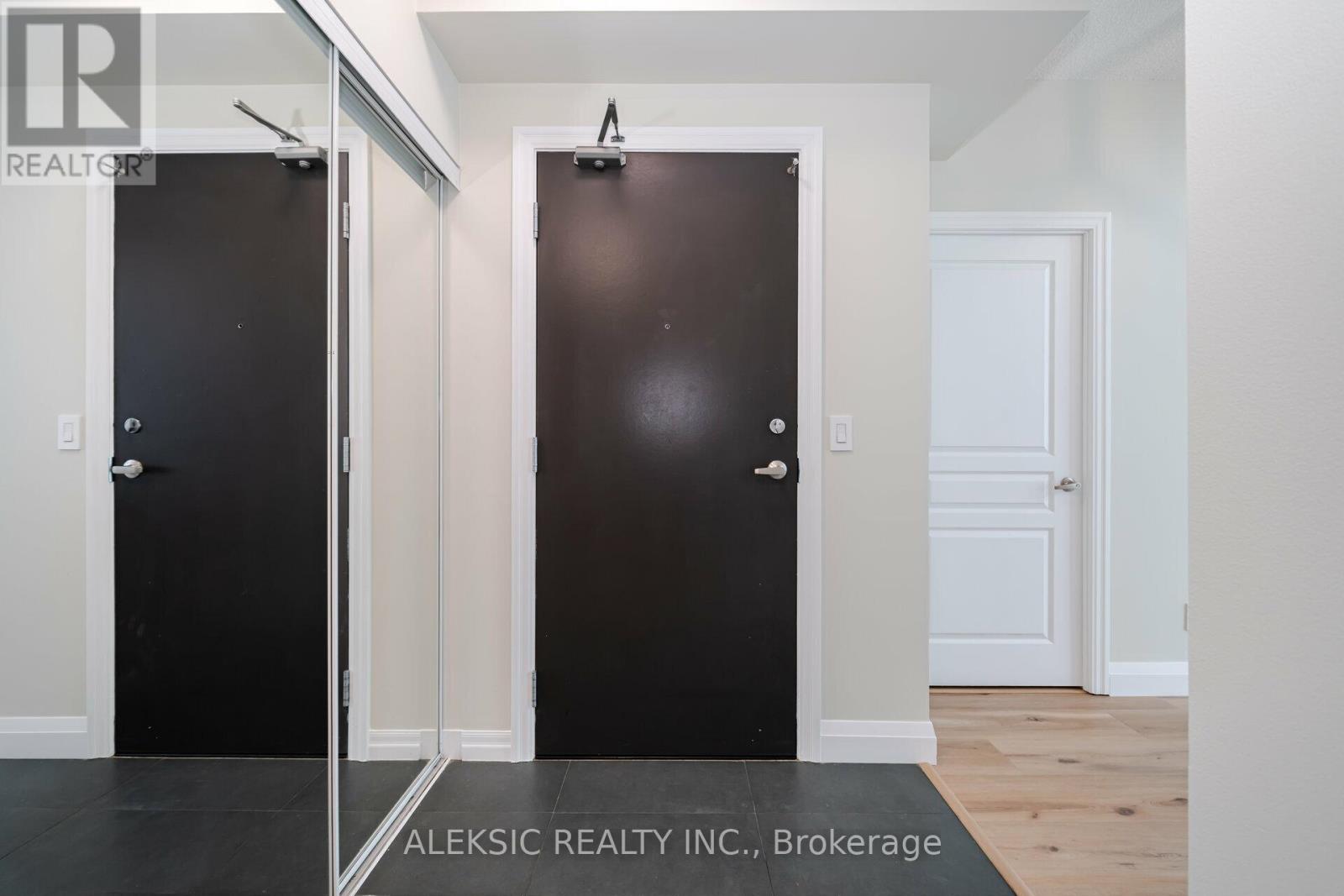 2514 - 223 Webb Drive, Mississauga, Ontario  L5B 0E8 - Photo 5 - W13437404