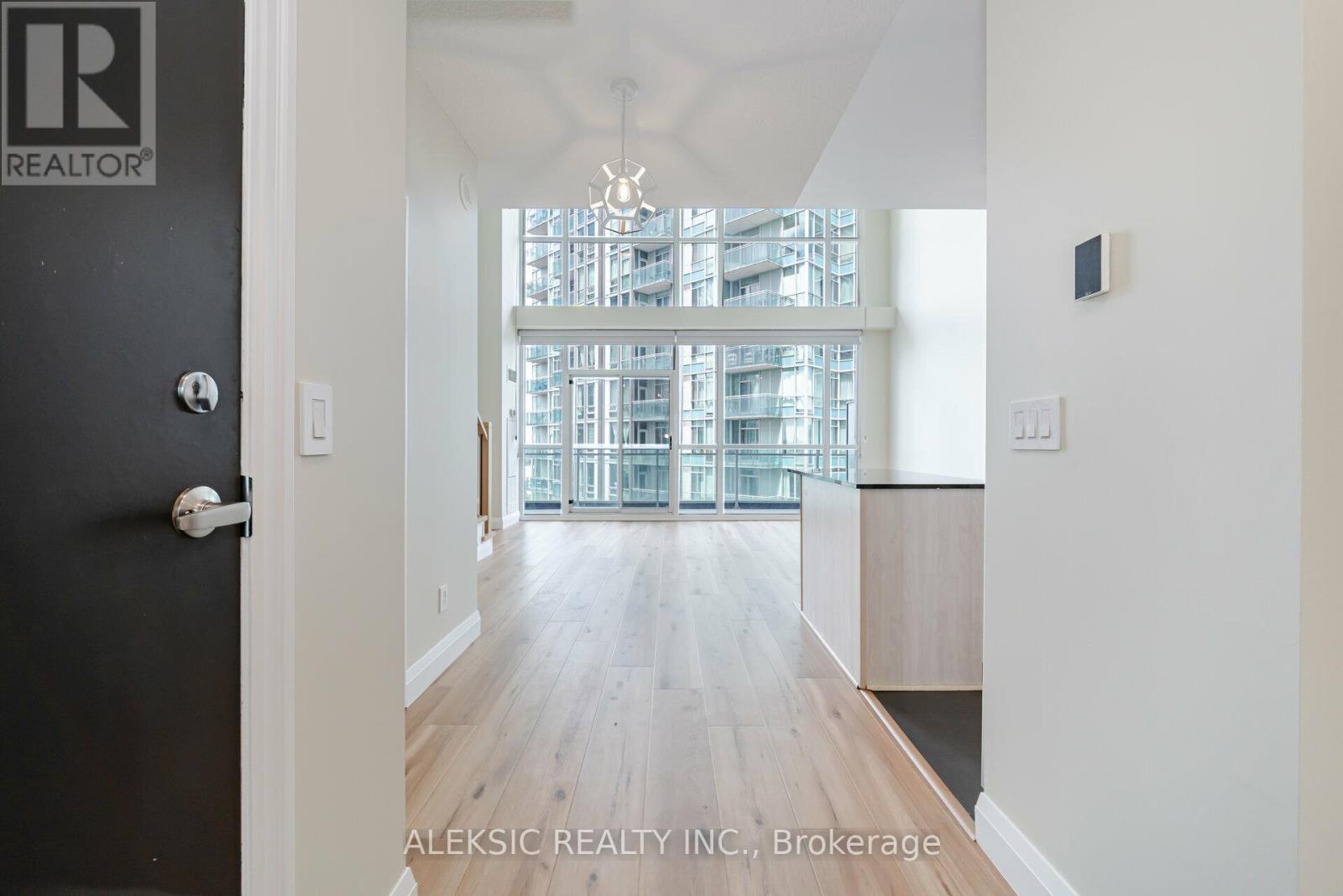 2514 - 223 Webb Drive, Mississauga, Ontario  L5B 0E8 - Photo 6 - W13437404