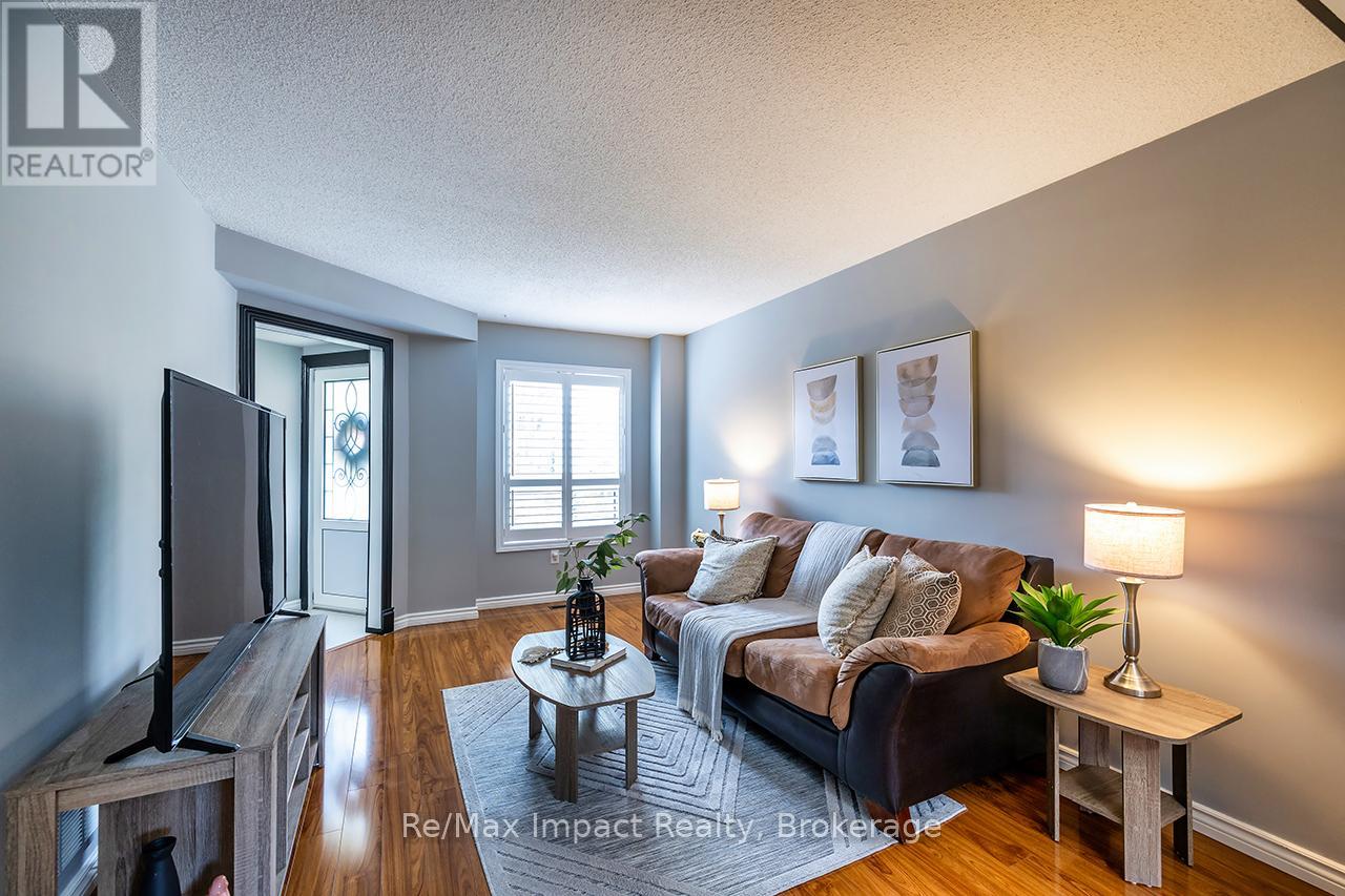 53 Sable Crescent W, Whitby, Ontario  L1R 1Y5 - Photo 5 - E13437514