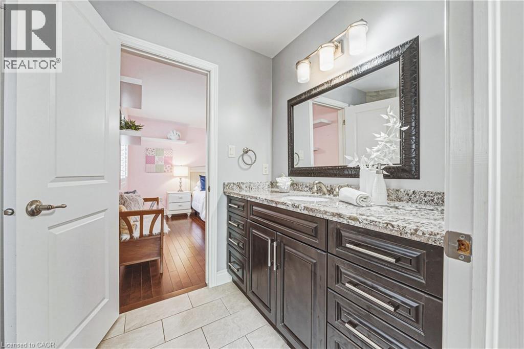 1047 St Matthew's Avenue, Burlington, Ontario  L7T 2J3 - Photo 24 - 40838358