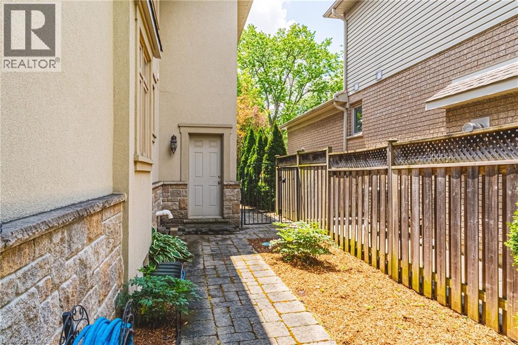 1047 St Matthew's Avenue, Burlington, Ontario  L7T 2J3 - Photo 37 - 40838358