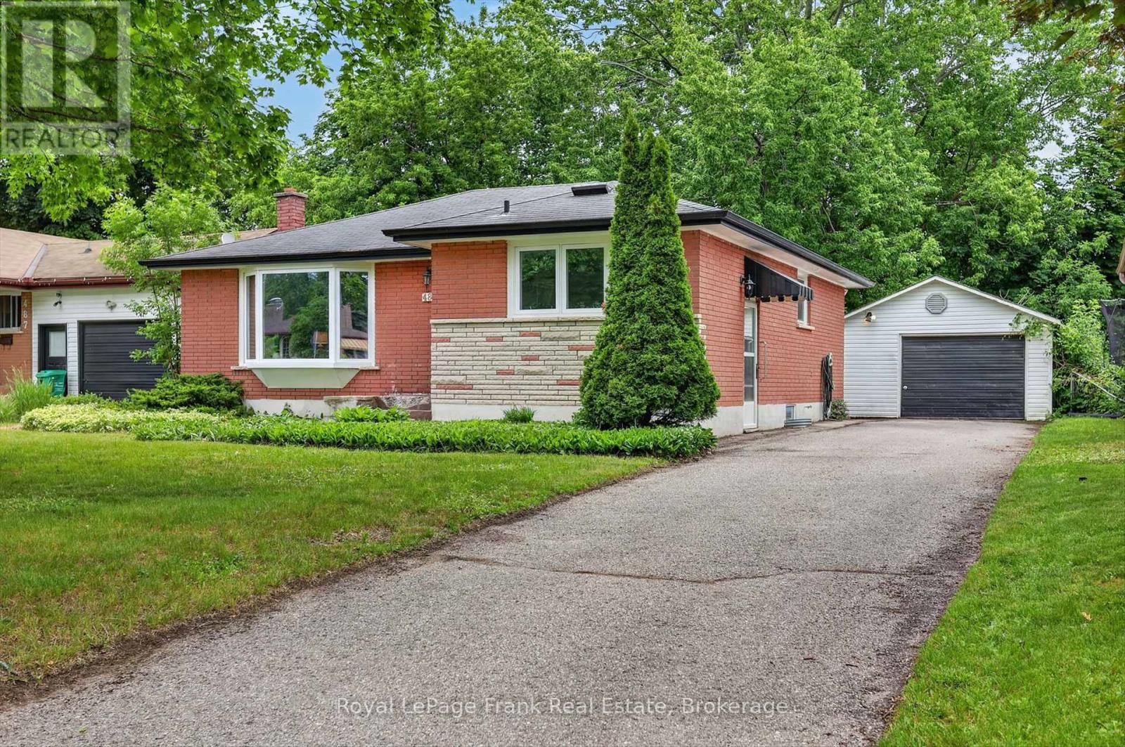 489 RAYMOND STREET, Peterborough, Ontario