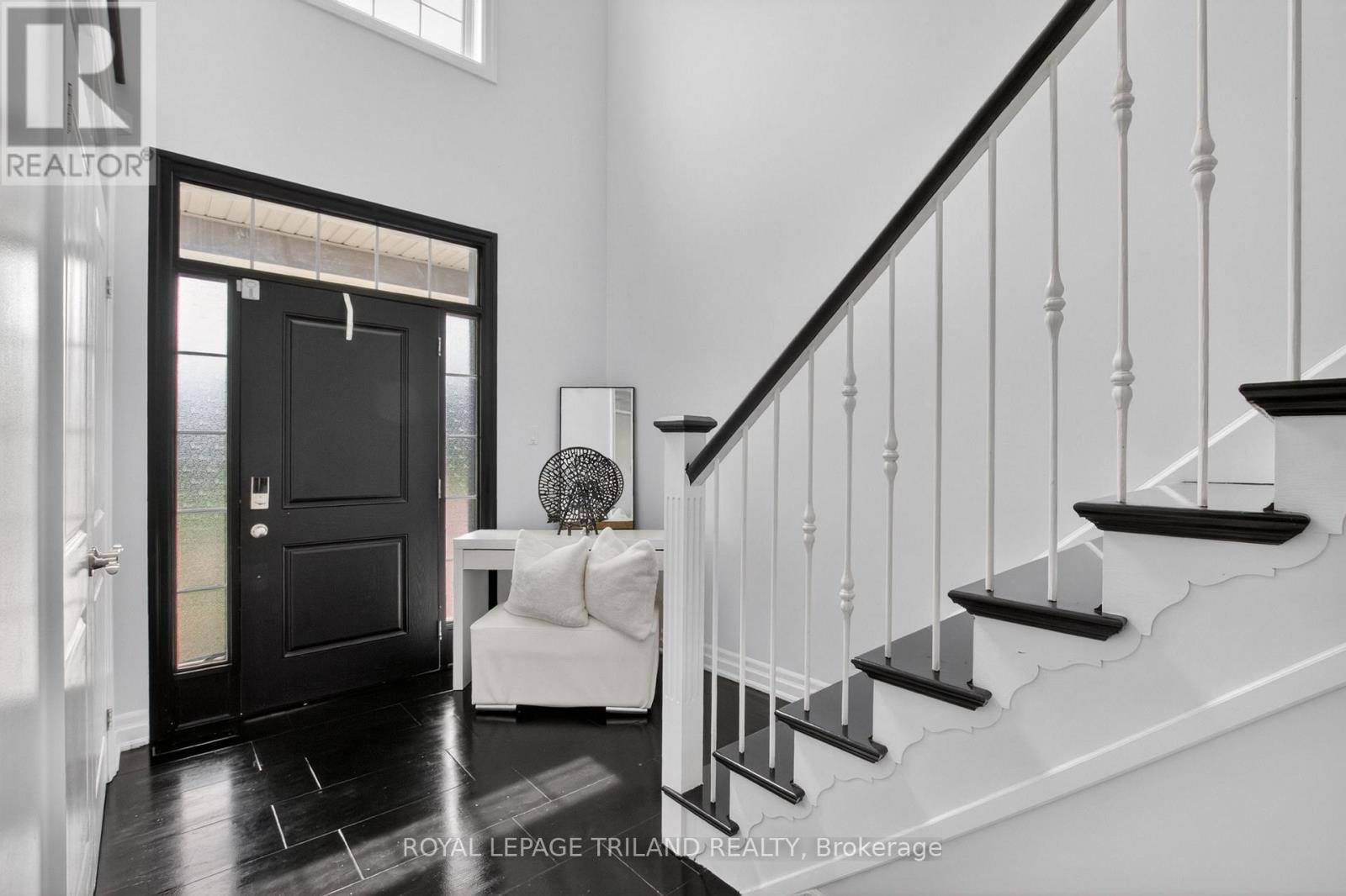 656 Redtail Trail, London North, Ontario  N6H 5X7 - Photo 4 - X13437670