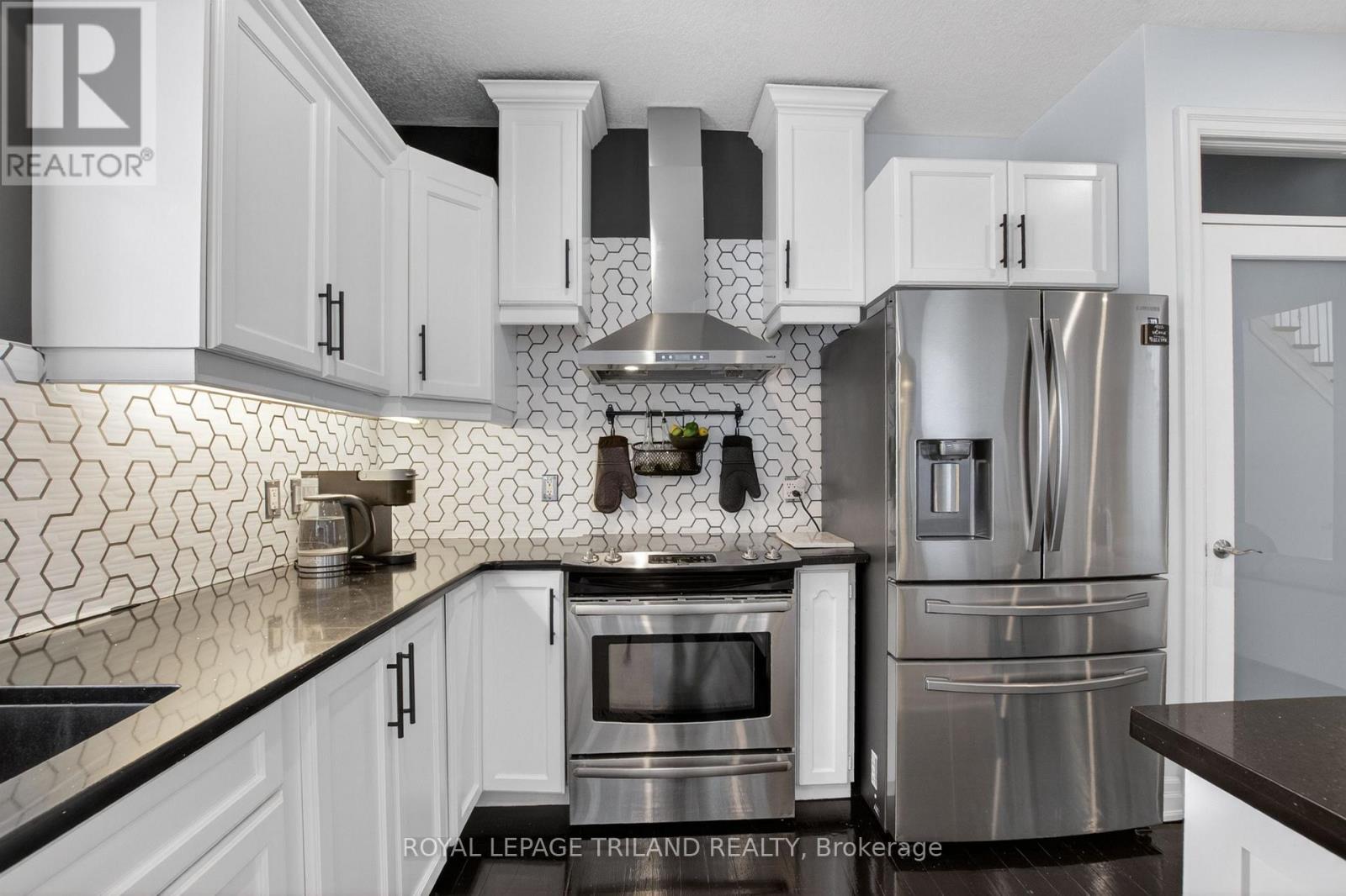 656 Redtail Trail, London North, Ontario  N6H 5X7 - Photo 8 - X13437670