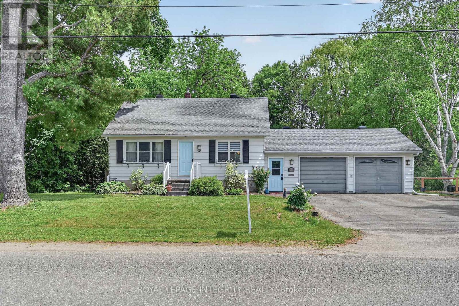 165 MOORE STREET, McNab/Braeside, Ontario