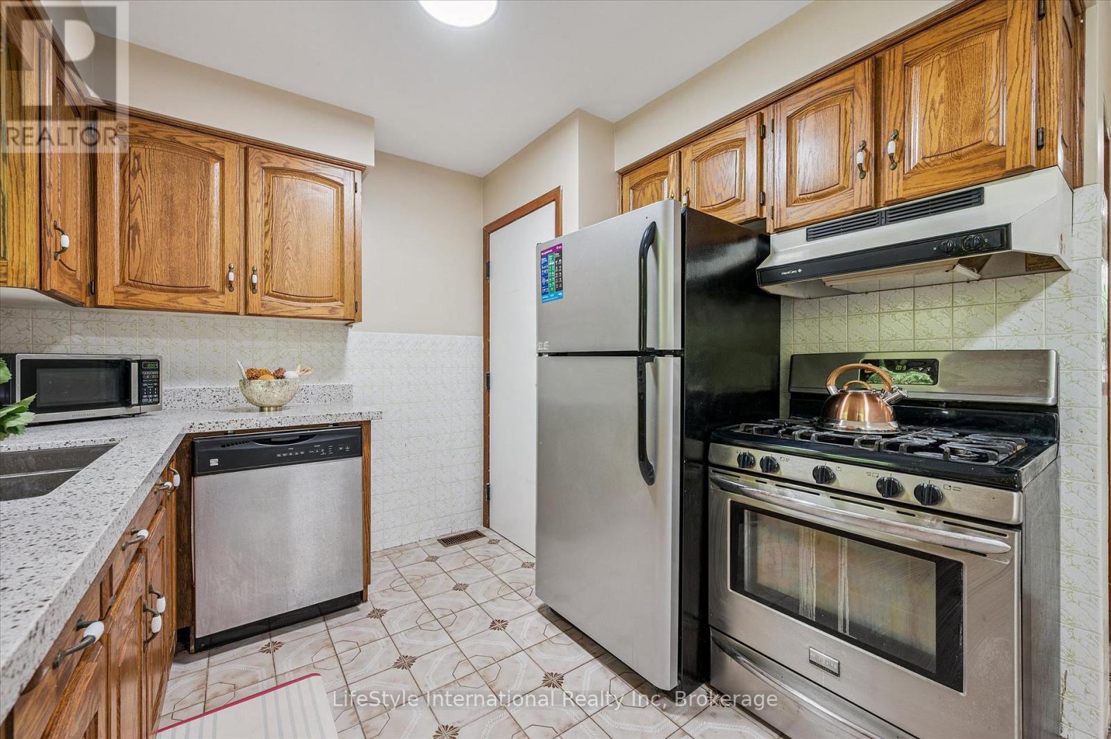113 Applewood Crescent, Guelph, Ontario  N1H 6B3 - Photo 12 - X13437690