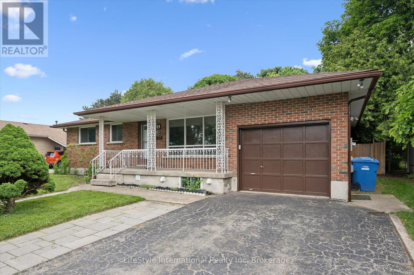 113 Applewood Crescent, Guelph, Ontario  N1H 6B3 - Photo 2 - X13437690