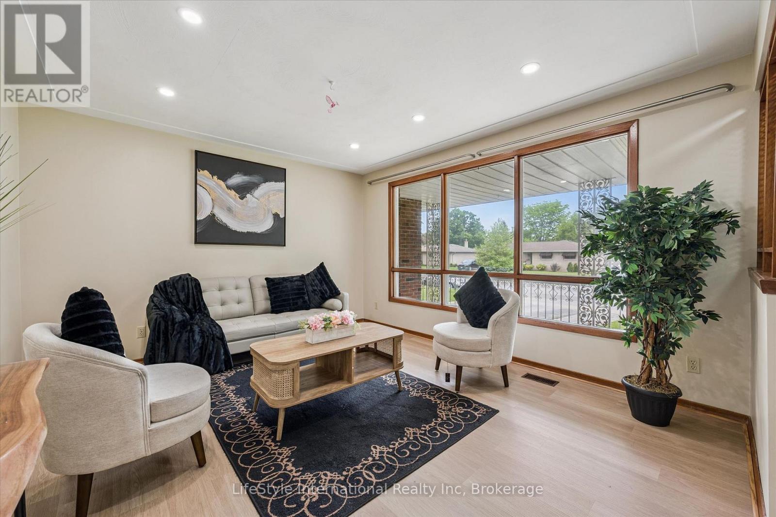 113 Applewood Crescent, Guelph, Ontario  N1H 6B3 - Photo 7 - X13437690