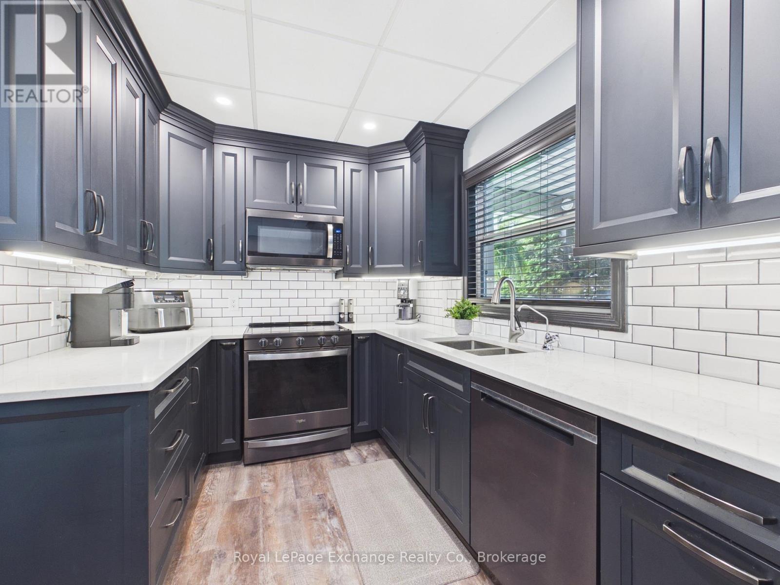38 Whitechurch Street, Huron-Kinloss, Ontario  N0G 2W0 - Photo 9 - X13437716