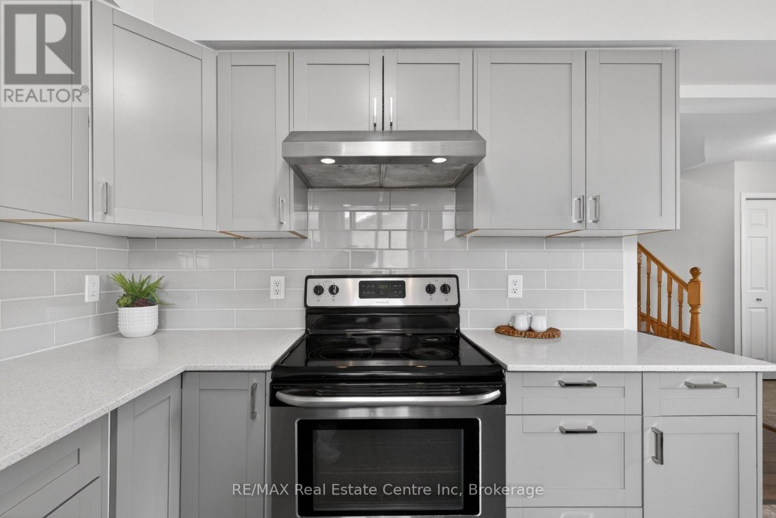 47 Marisa Street, Kitchener, Ontario  N2K 3V8 - Photo 10 - X13437744