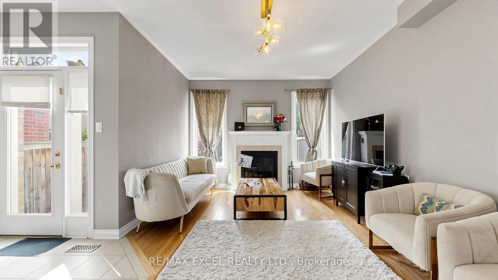 176 Sir Sanford Fleming Way, Vaughan (Patterson), Ontario  L6A 0V4 - Photo 3 - N13432298